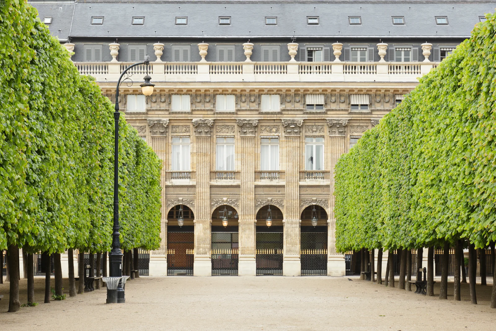 Jardins du Palais-Royal à 200 m de l'agence MetroRealty, 1er arrondissement de Paris