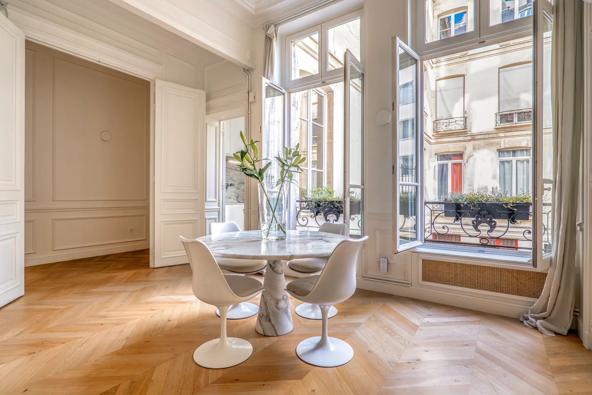Salon d'un appartement de caractère au Palais-Royal, Paris 1er