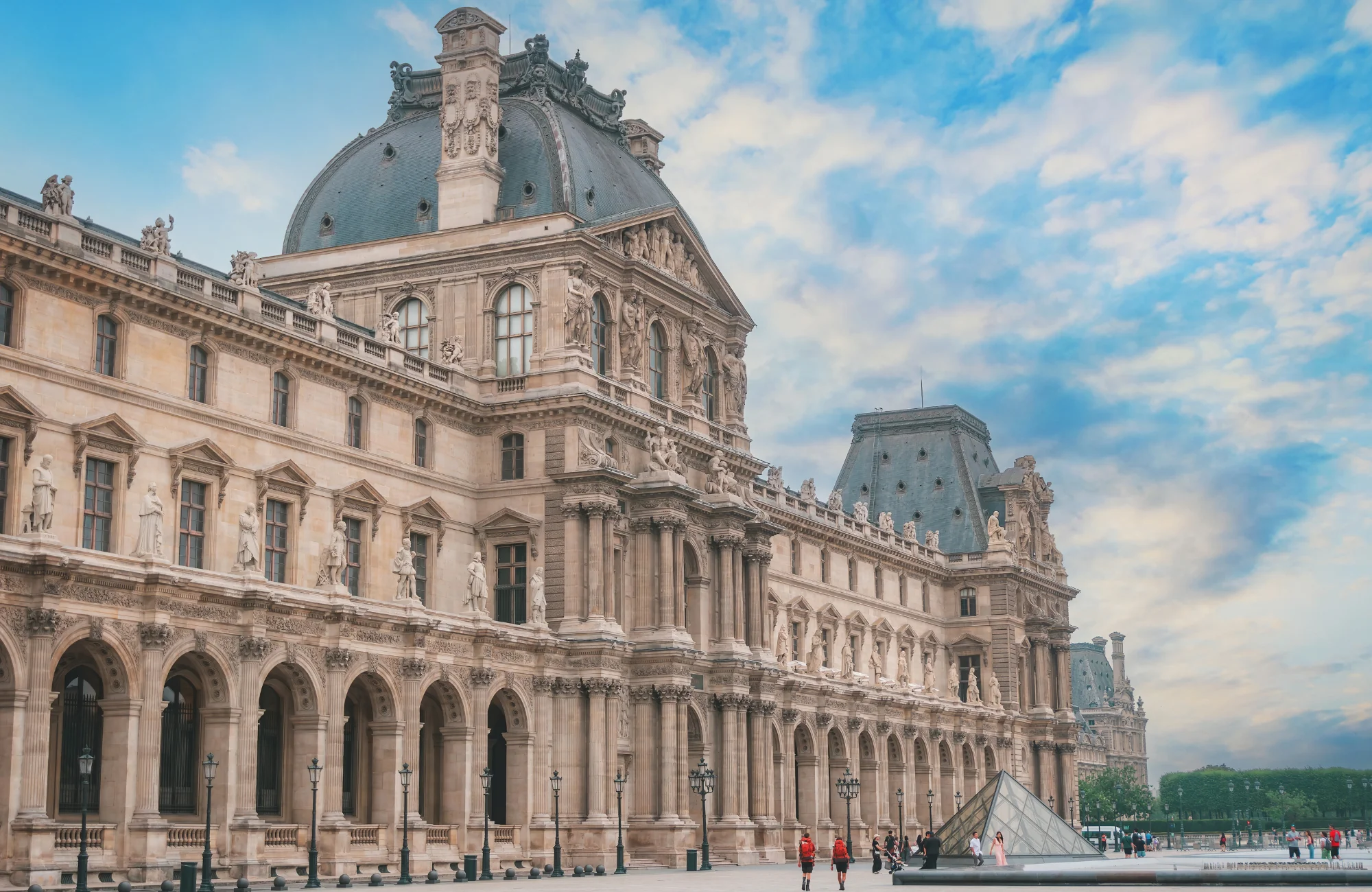 Louvre et quais de Seine, Paris 1er — pied-à-terre