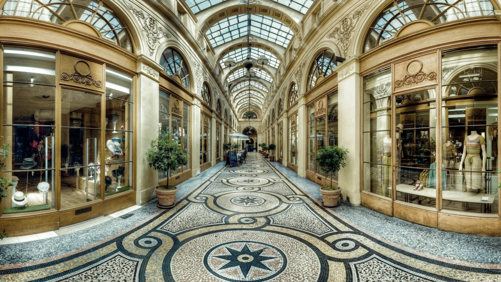 Galerie Vivienne — Paris 2nd arrondissement, on the edge of the 1st