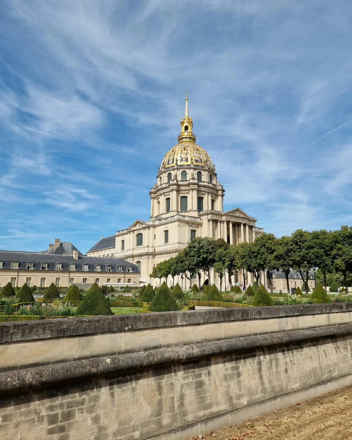 Hôtel des Invalides — dôme doré — Paris 7e arrondissement