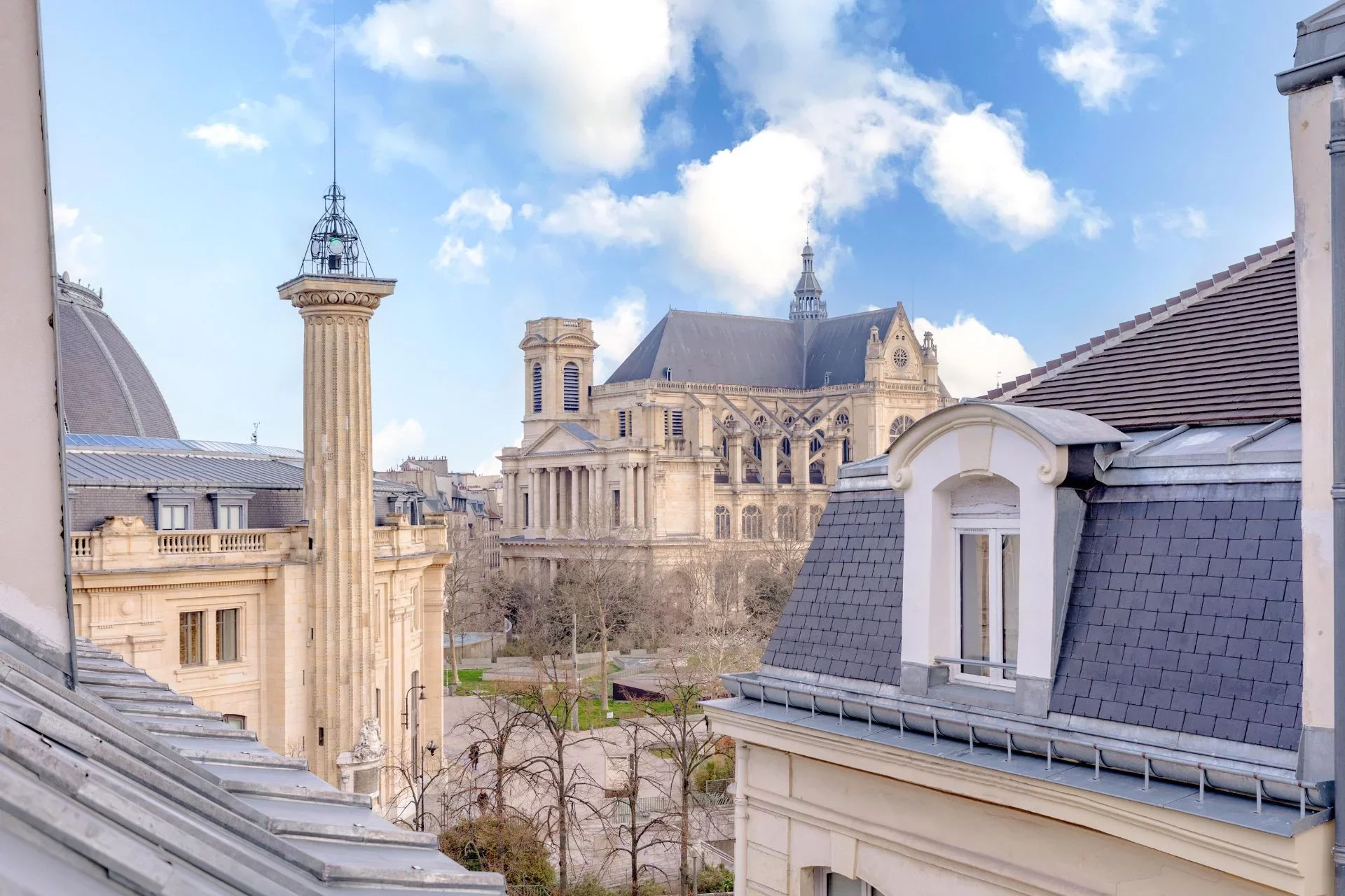 Dernier étage Paris centre : pourquoi ces appartements restent si convoités en 2026