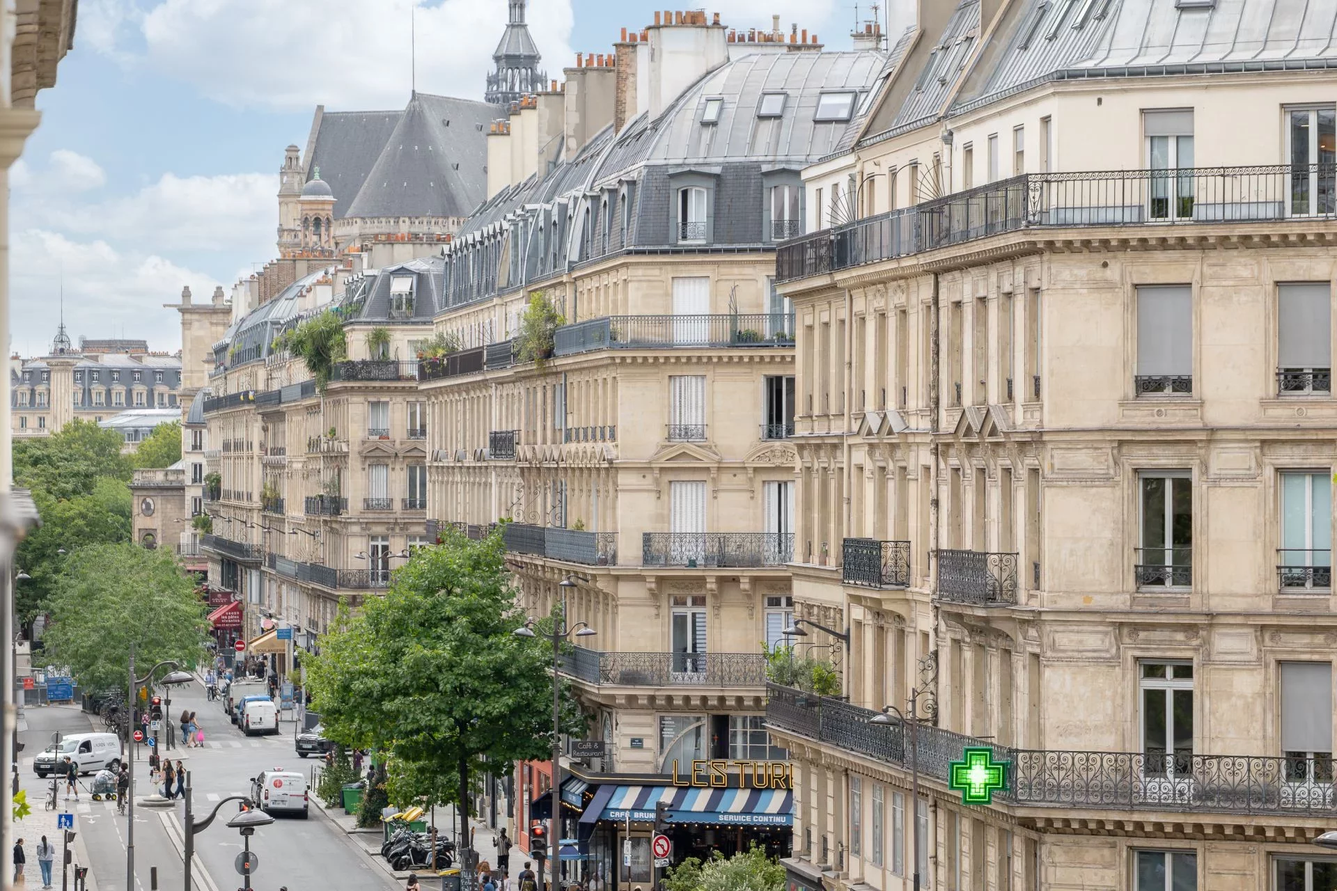 Appartement long à vendre à Paris : les vraies raisons d'un délai qui s'étire