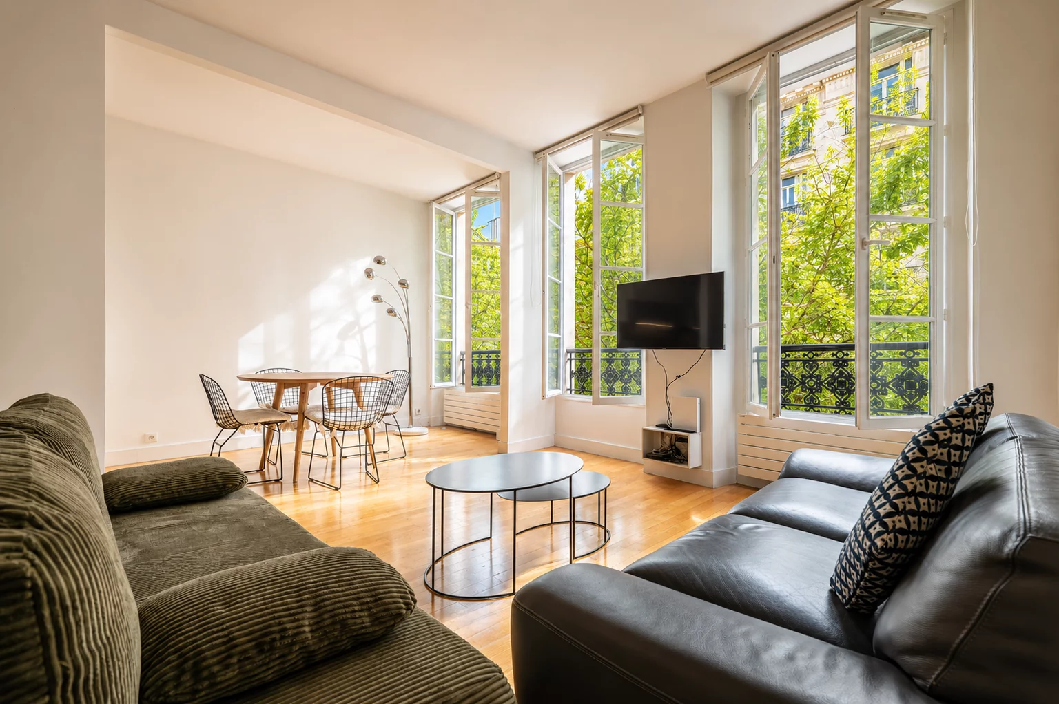 PARIS 3rd – ENFANTS ROUGES – CHARMING 1-BEDROOM APARTMENT WITH HIGH CEILINGS