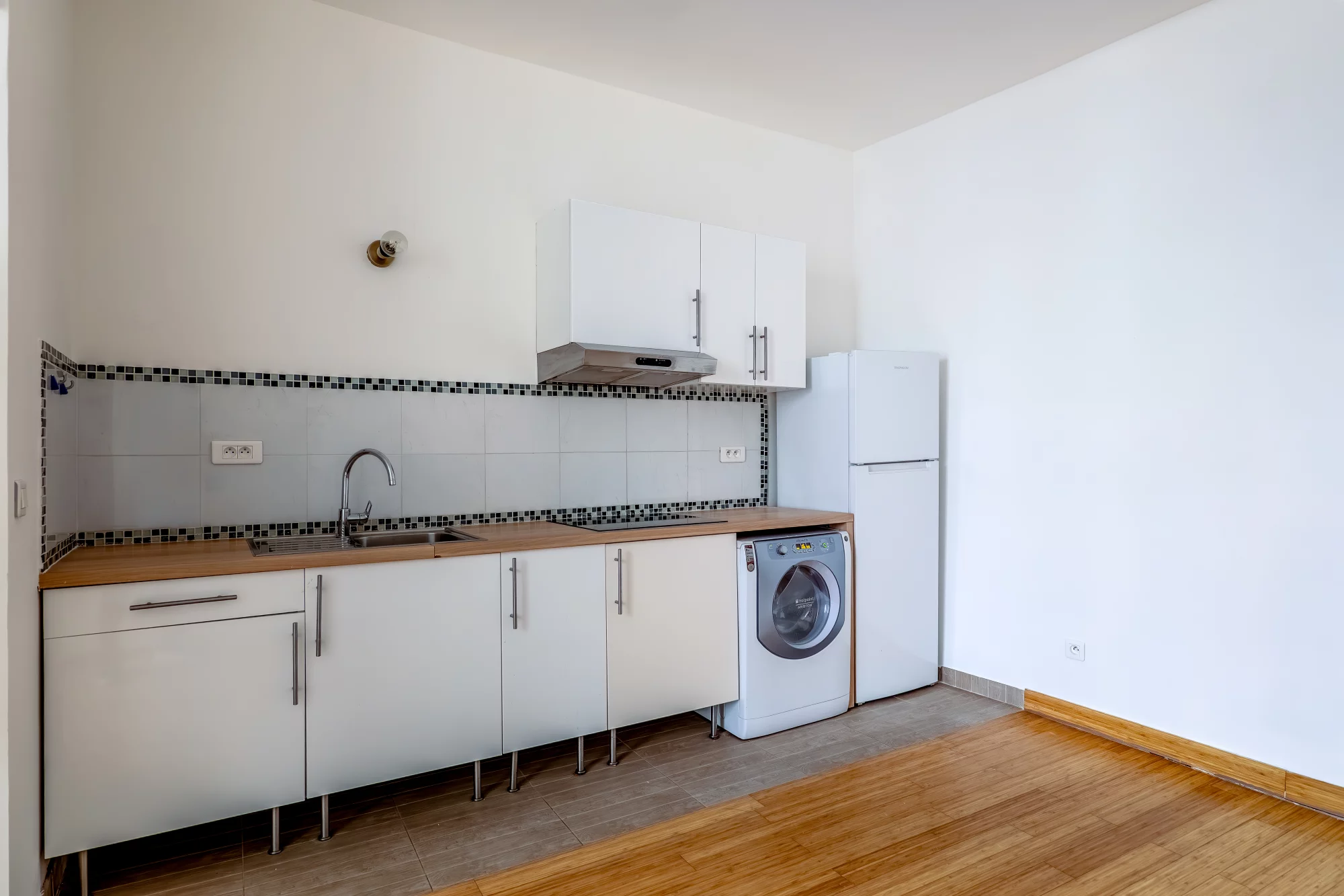 PARIS 1er - SAINT HONORE / PYRAMIDES - STUDIO EN ETAGE