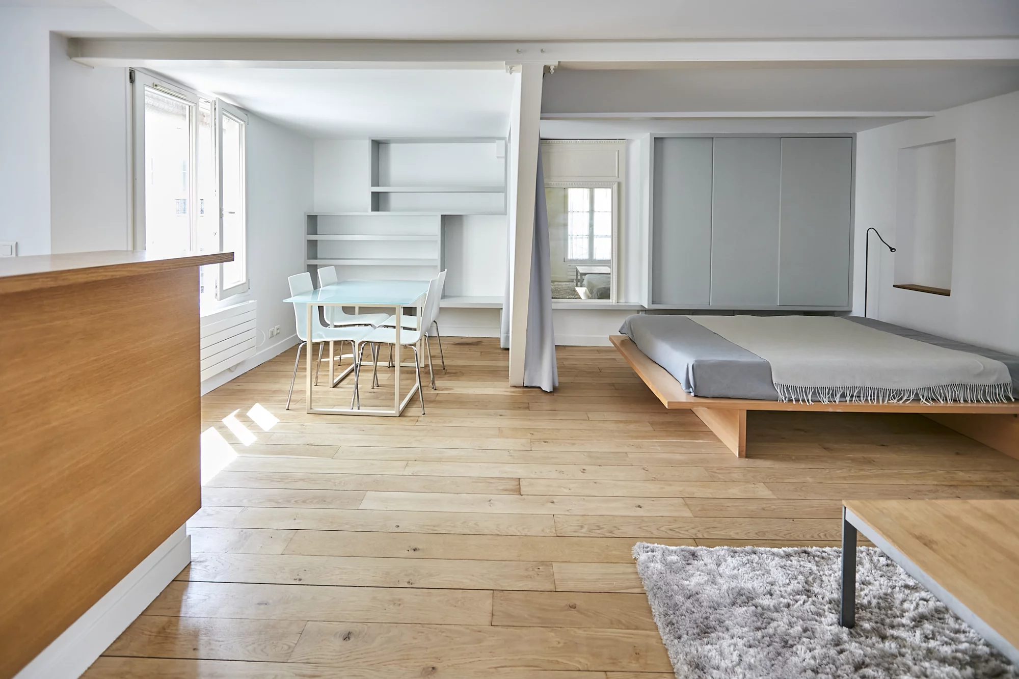 PARIS 9th – LE PELETIER / VICTOIRE – BRIGHT APARTMENT