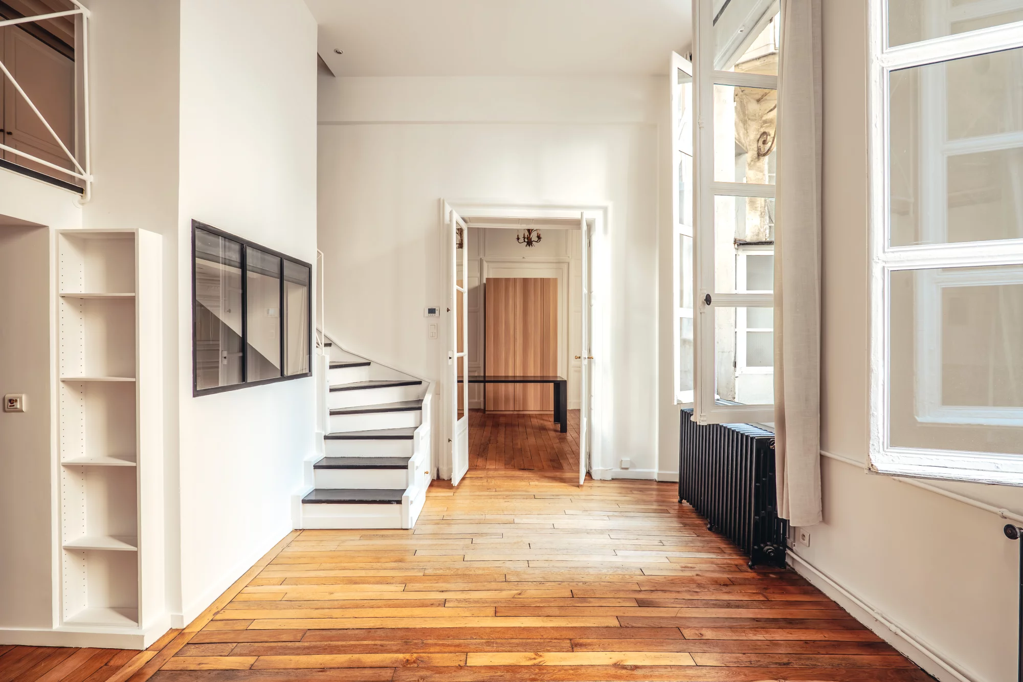 PARIS 1st – PALAIS ROYAL / SAINTE-ANNE – LOFT-STYLE APARTMENT IN A HISTORIC MANSION