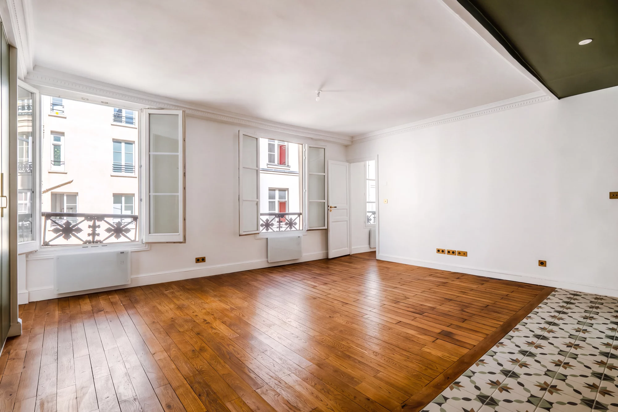PARIS 2 – BONNE NOUVELLE – APPARTEMENT LUMINEUX ET RÉNOVÉ