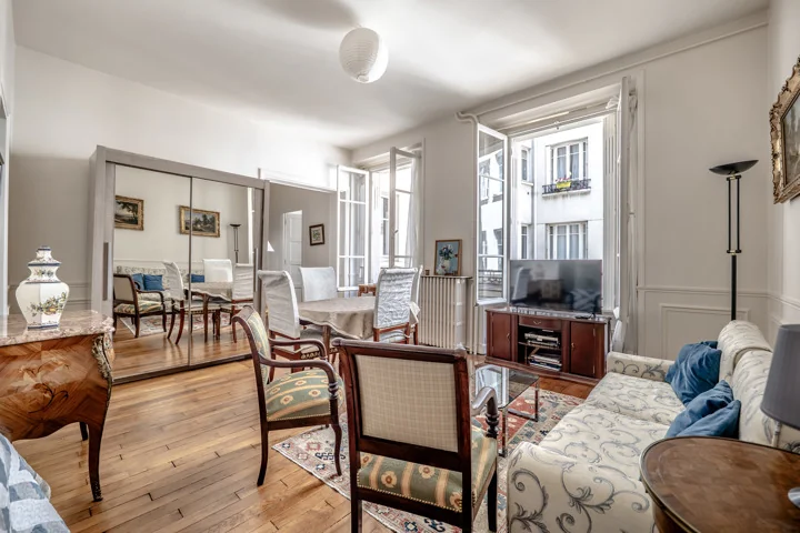 RICHELIEU / PALAIS ROYAL — BEAU PIED-À-TERRE