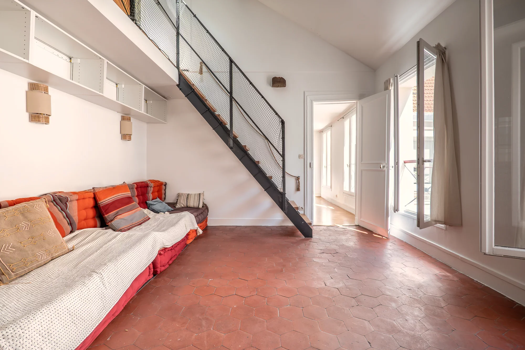 PARIS 2ÈME – MONTORGUEIL – 3 PIÈCES DUPLEX AU DERNIER ÉTAGE