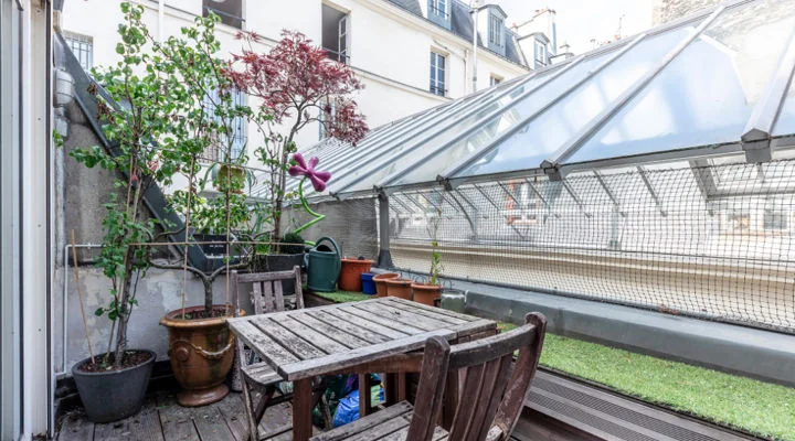 PARIS 2ÈME – PETITS CHAMPS – MAISON DE VILLE AVEC TERRASSE