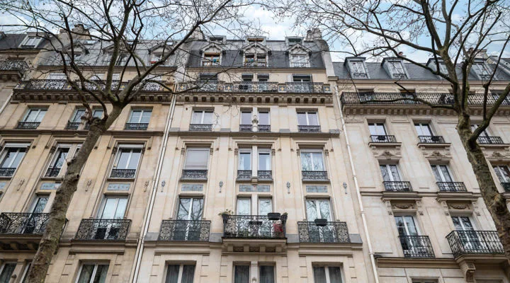 PARIS 11ÈME – BOULEVARD VOLTAIRE – CHARMANT 2 PIÈCES