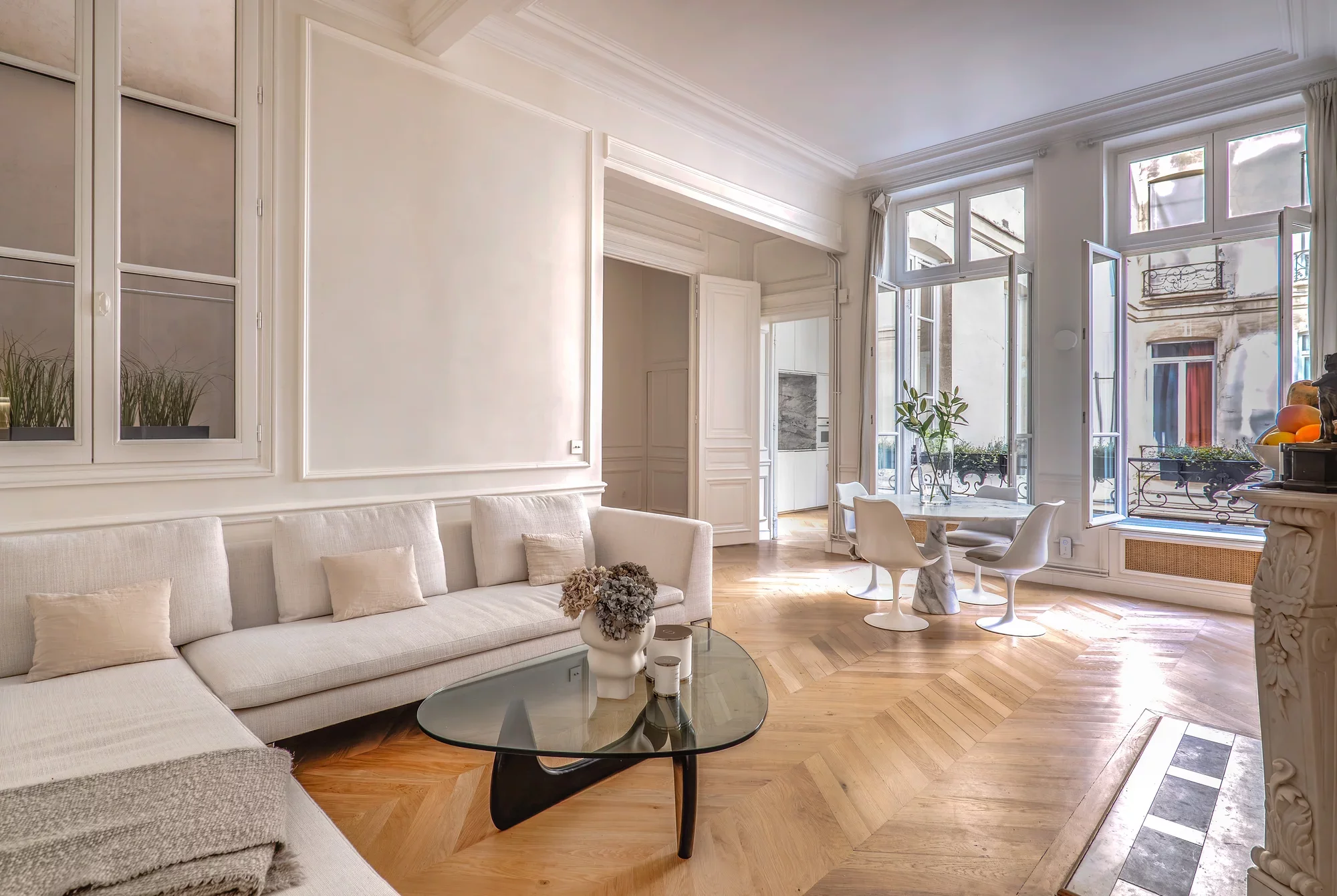 PARIS 1ER – PALAIS ROYAL – APPARTEMENT AU CHARME INTEMPOREL