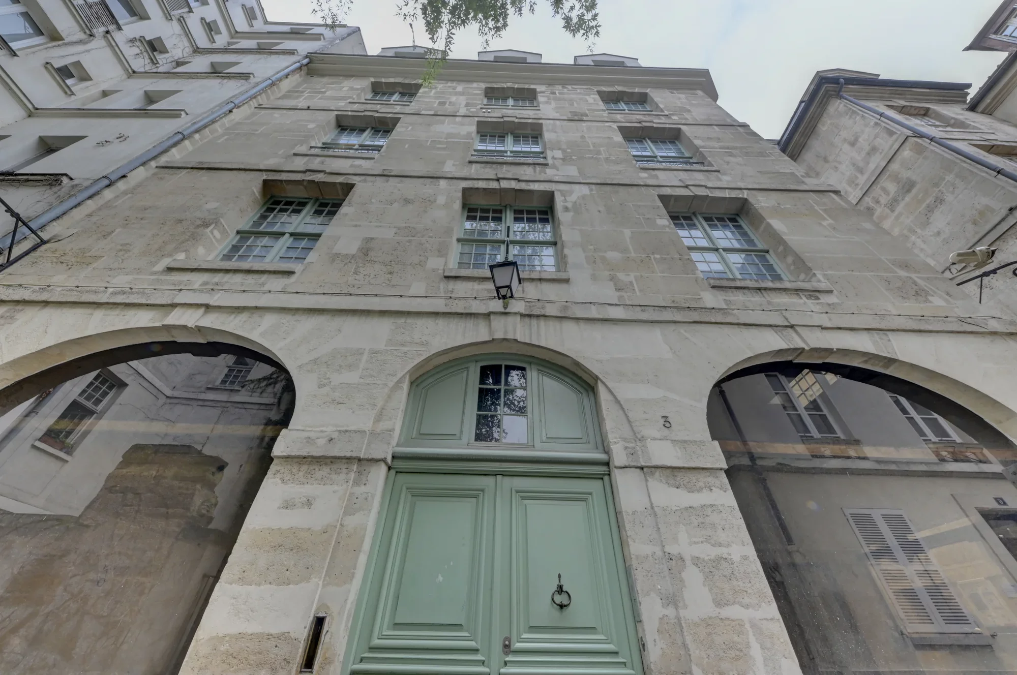 PARIS 4ÈME – CHARLEMAGNE – MAGNIFIQUE IMMEUBLE MIXTE