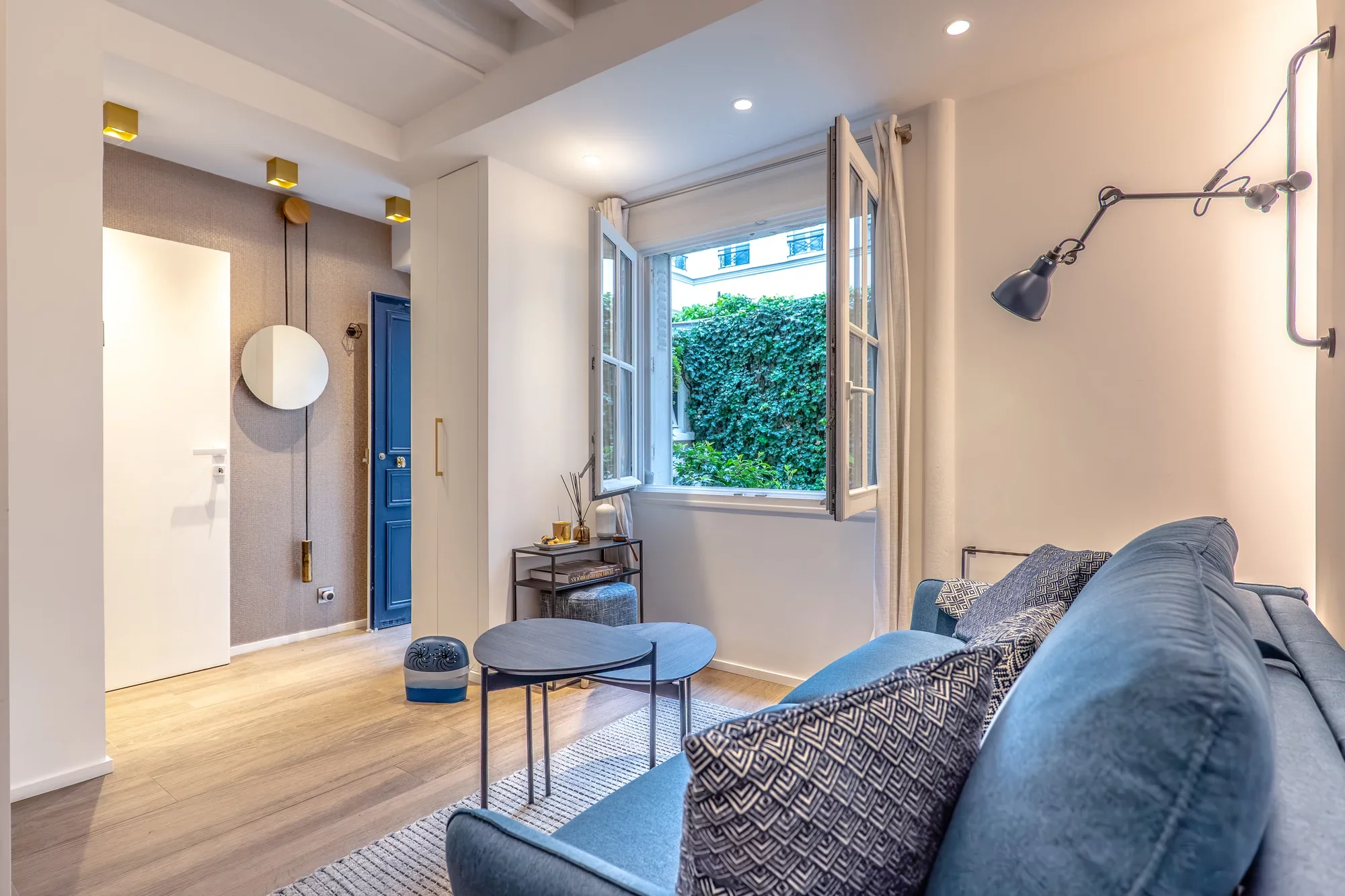 PARIS 1ER – PALAIS ROYAL – BEAU STUDIO PARFAITEMENT RÉNOVÉ