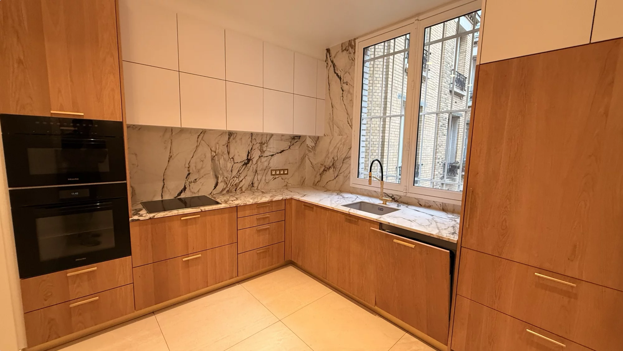 Unique, fully renovated appartement with direct view on the Eiffel Tower